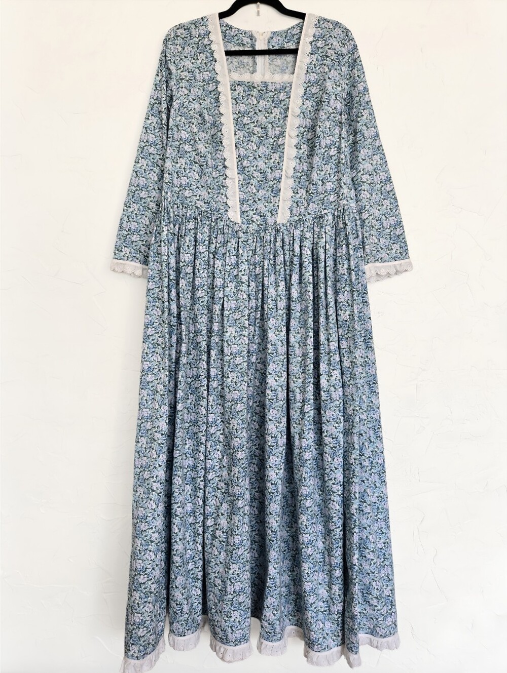 Vintage Cottagecore Handmade Floral Blue Green Eyelet Colonial Prairie Dress, XL